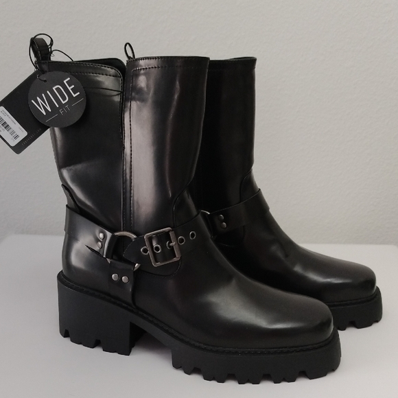 FOREVER 21 Black Harness Pull On Women's Biker Boots Wide NWT - Picture 1 of 11